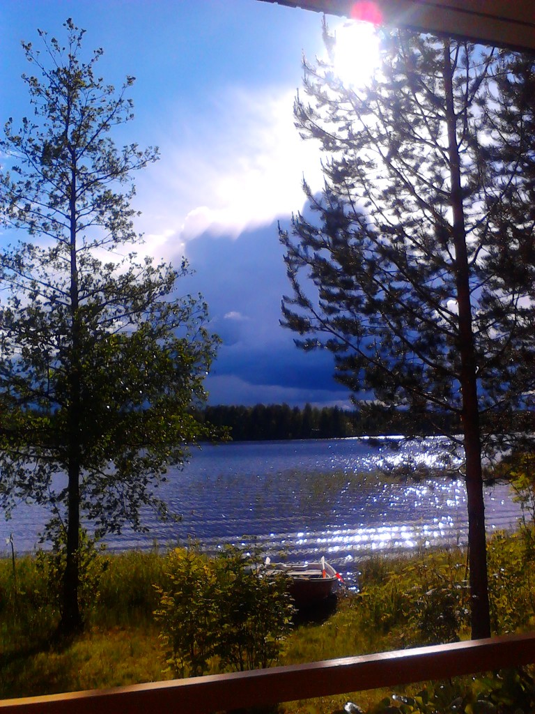 Kaunis hetki Pyhäjärvellä la 21.06.2014 hetki ennen sadetta.